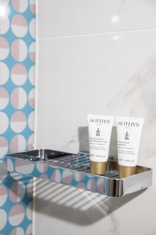 Hôtel Dress Code - Resim 12