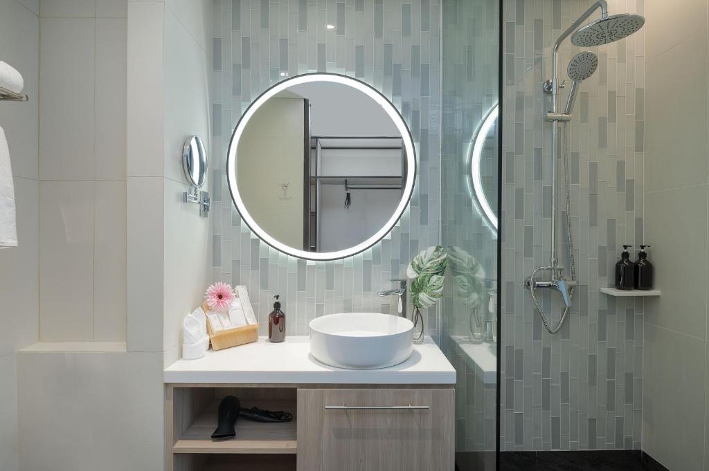 JonoX Phuket Karon Hotel - 11