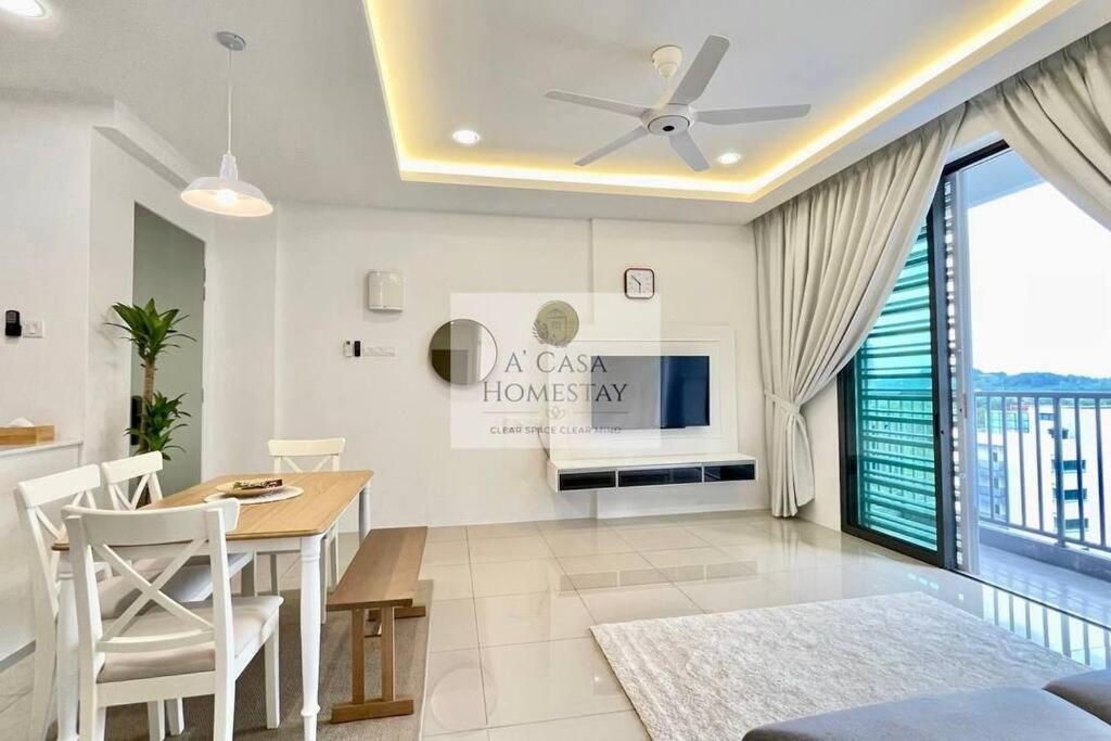 Μια τηλεόραση ή/και κέντρο ψυχαγωγίας στο A' Casa Homestay Ipoh Perak