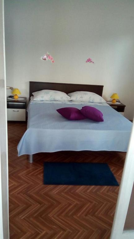 Posteľ alebo postele v izbe v ubytovaní Apartments by the sea Luka Dubrava, Peljesac - 13632