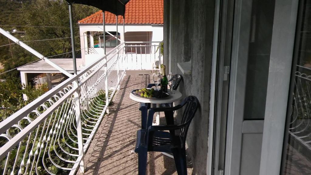 Balkón alebo terasa v ubytovaní Apartments by the sea Luka Dubrava, Peljesac - 13632