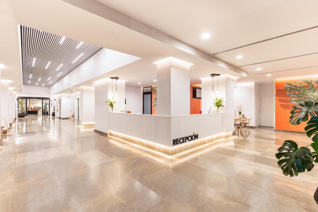 Vstupní hala nebo recepce v ubytování Hotel Cimbel