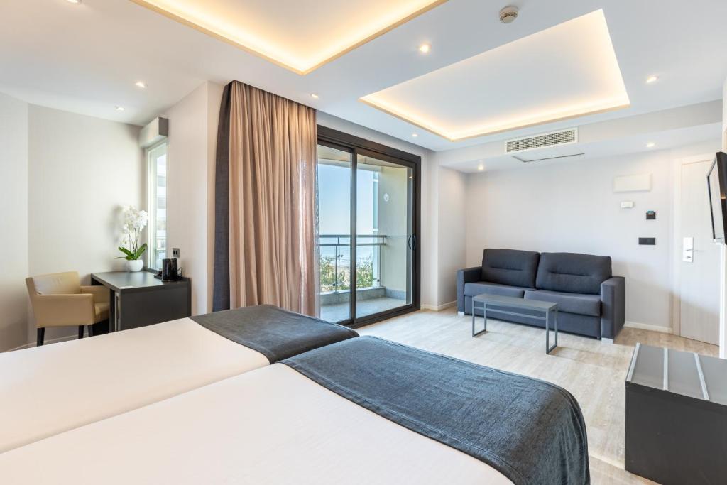 Hotel Cimbel - Superior Family Room With Side Sea View (1 Adult + 1 Child)