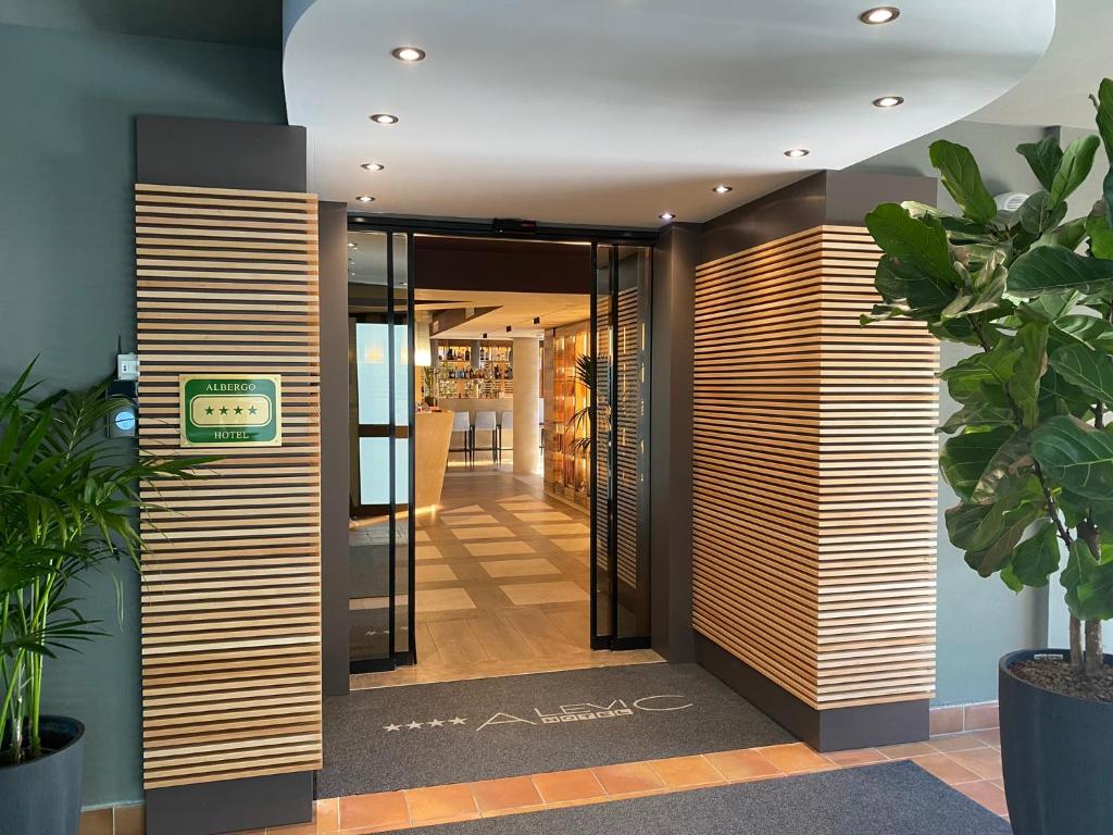 De lobby of receptie bij Alevic Hotel Sirmione