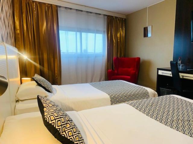 Grand Hôtel de Nîmes 4 étoiles - 豪华双床间
