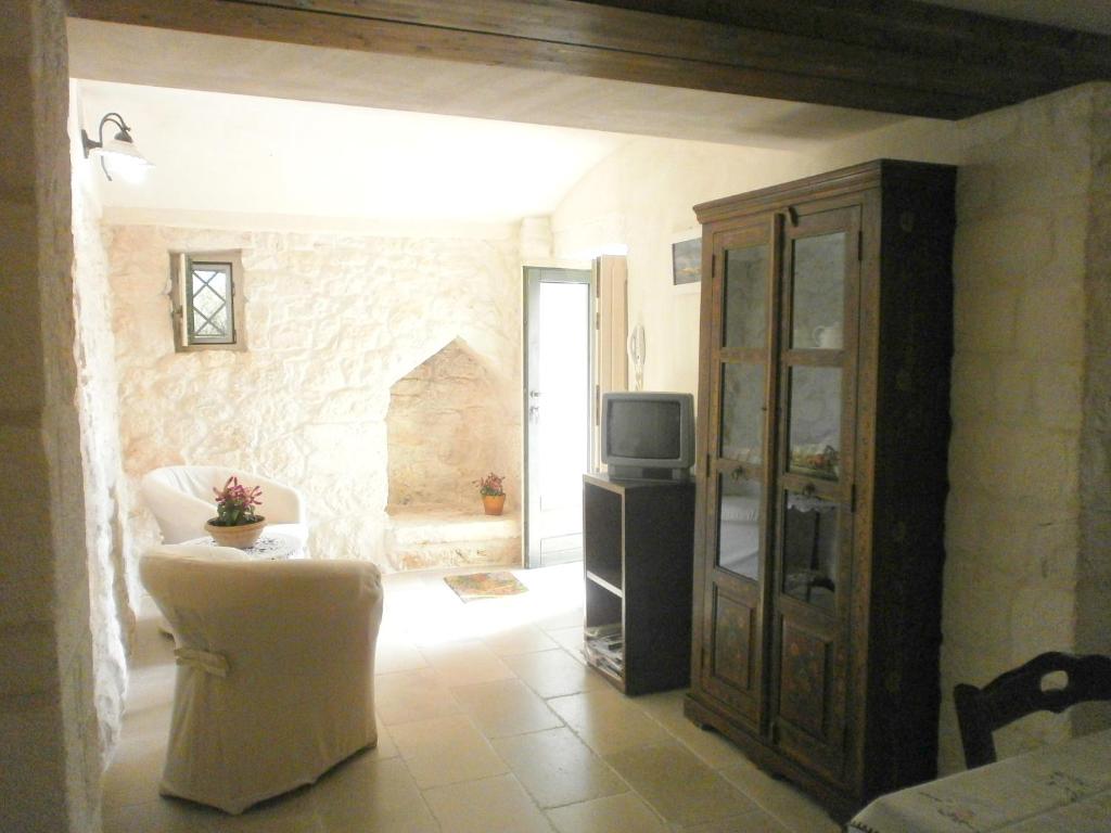 Zdjęcie z galerii obiektu Trullo Villa Giuliana con giardino Posizione panoramica Free wifi w mieście Ostuni