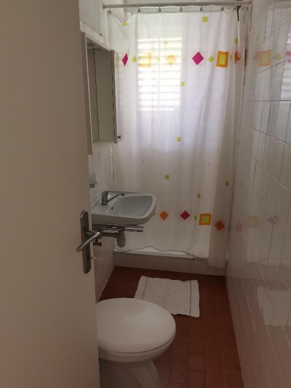 Koupelna v ubytování Sobe Centar Baška Voda