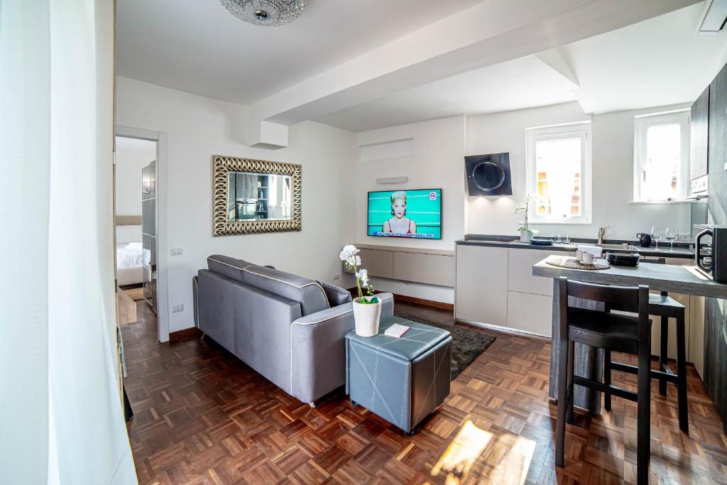 Televízia a/alebo spoločenská miestnosť v ubytovaní Luxury Top Floor in Trastevere