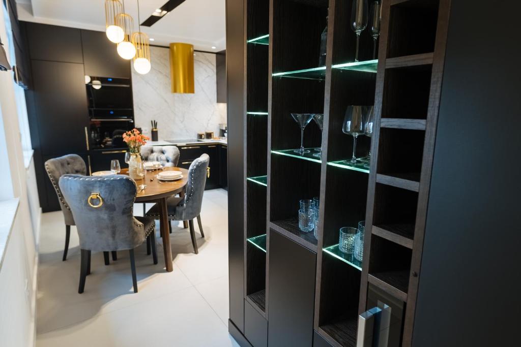 Kuchyňa alebo kuchynka v ubytovaní Luxury penthouse with jacuzzi