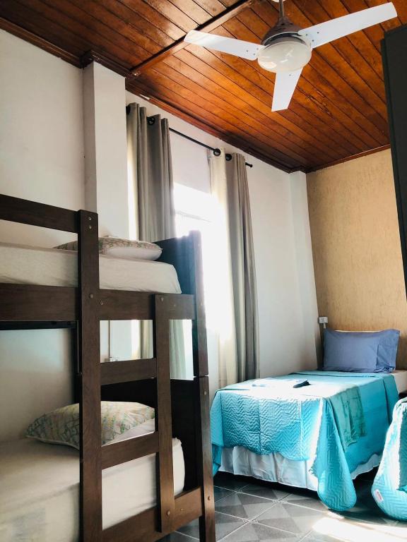 Postel nebo postele na pokoji v ubytování Rota BH Hostel