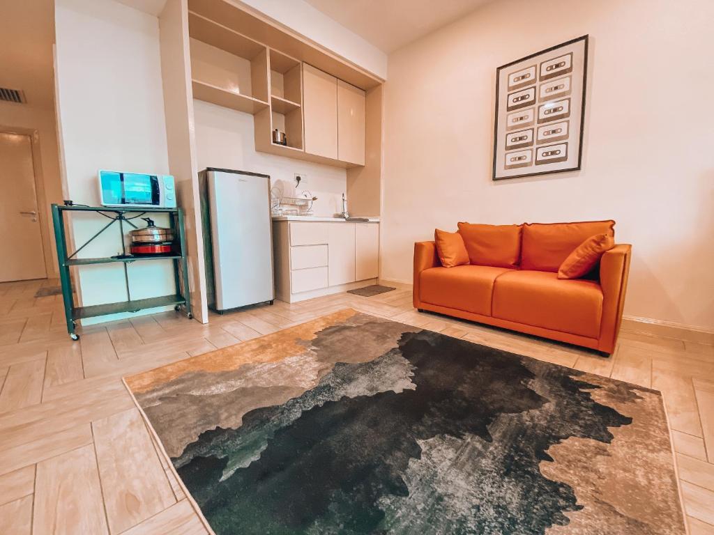 Crown9 Suite (Sunset & City View)@Empire City - Studio With Balcony