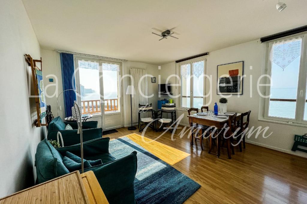 Posezení v ubytování AL36 - Appartement vue mer exceptionnelle