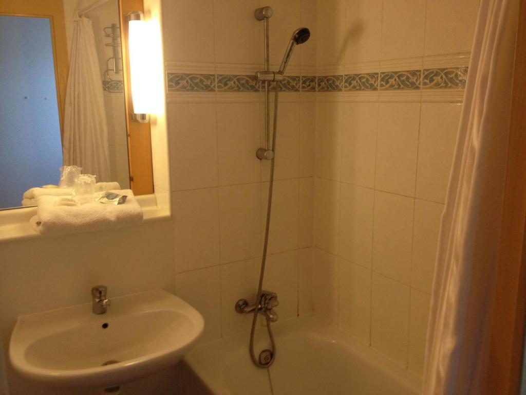 Doubs Hotel - Besançon Ecole Valentin - Twin Room