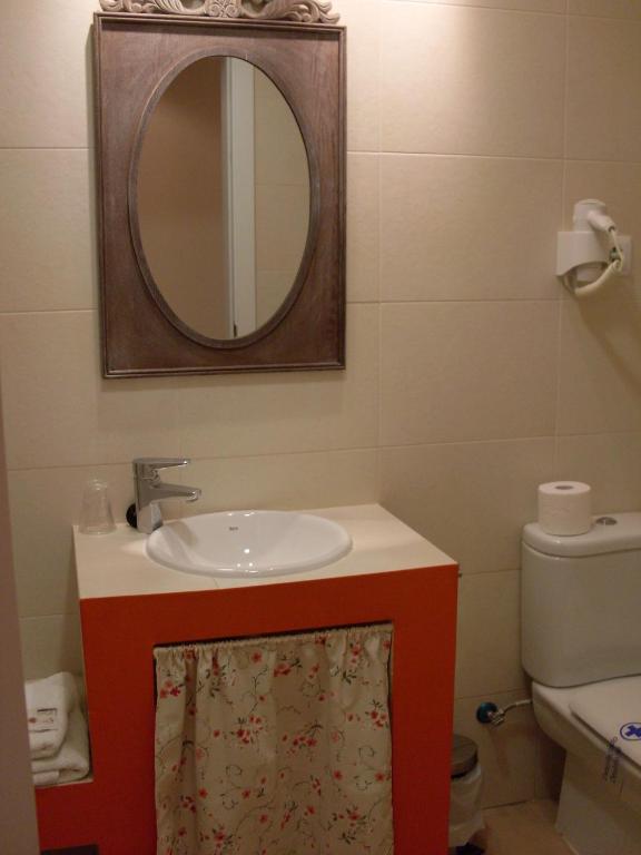 Kúpeľňa v ubytovaní Hotel Valdelinares (Soria)