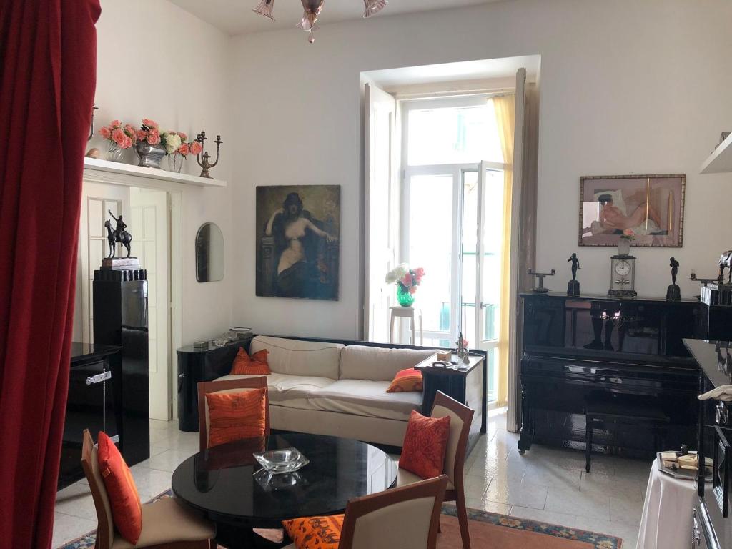 Stunning luxury B&B in medieval Main Street, Salerno - Housity