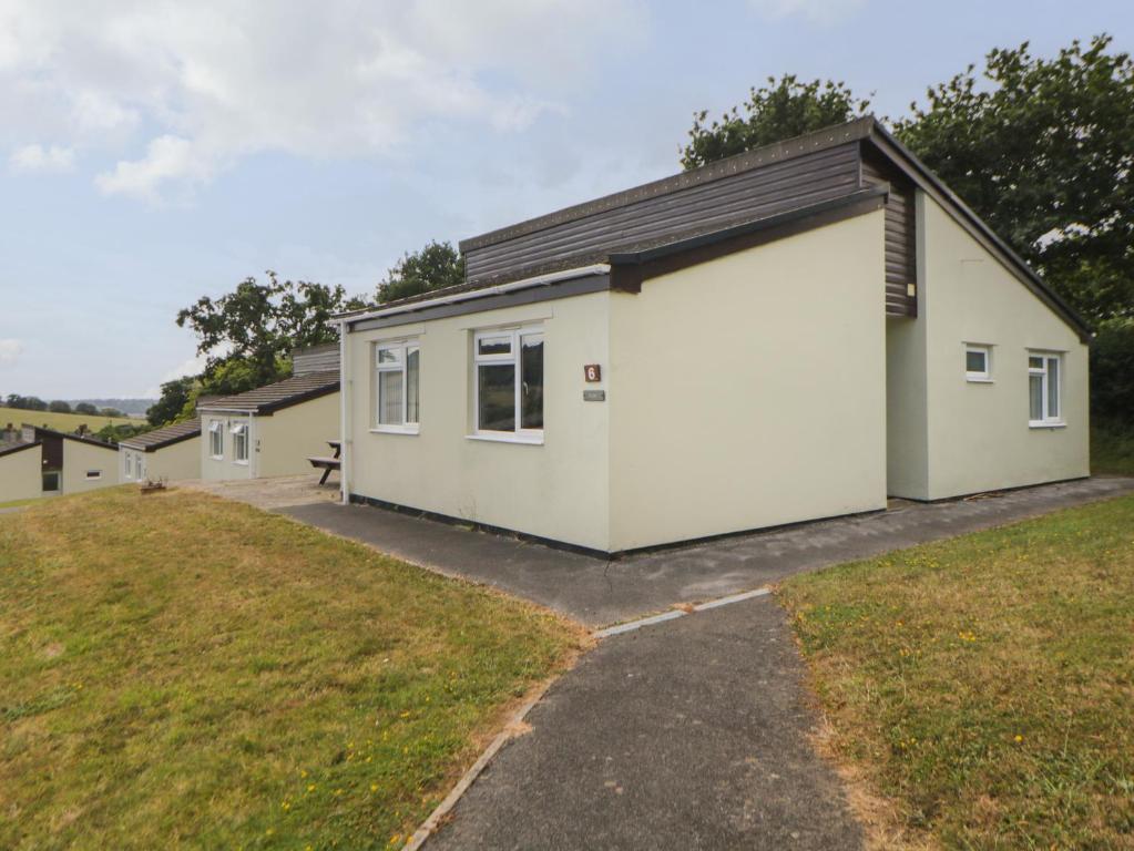 House Bungalow 6, Newton Abbot (updated prices 2024)