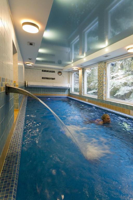 Bazén v ubytování Spa Hotel Schlosspark nebo v jeho okolí
