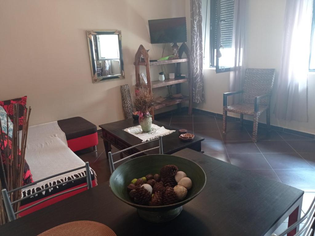 Televízia a/alebo spoločenská miestnosť v ubytovaní Cozy Apartment Alexandros near Aqueduct (Kamares)