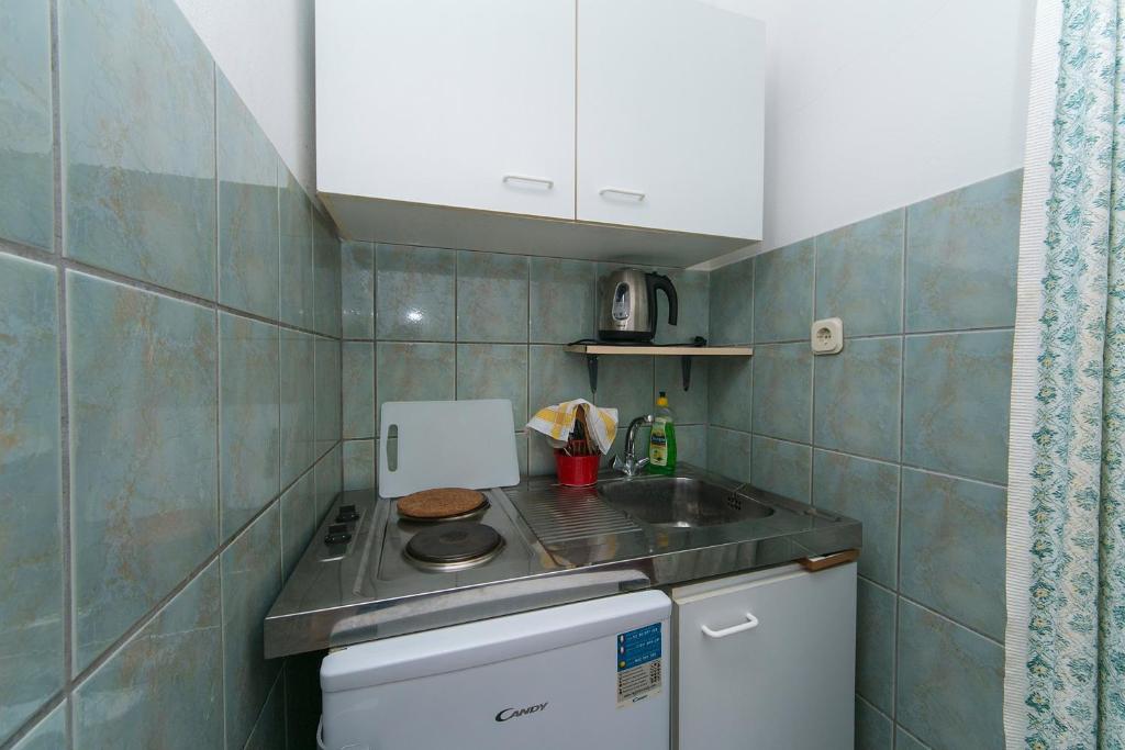Kuchyň nebo kuchyňský kout v ubytování Apartments by the sea Podaca, Makarska - 516