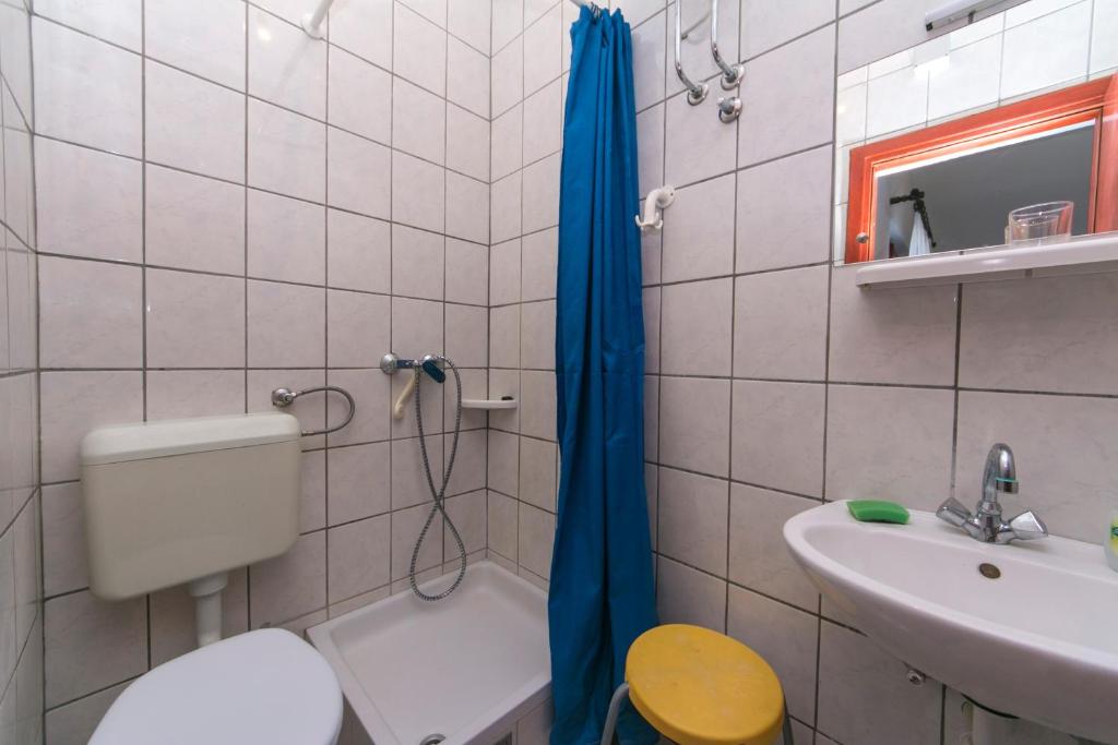 Koupelna v ubytování Apartments by the sea Podaca, Makarska - 516