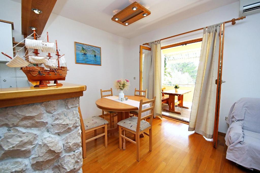 Posezení v ubytování Apartments by the sea Zaboric, Sibenik - 468