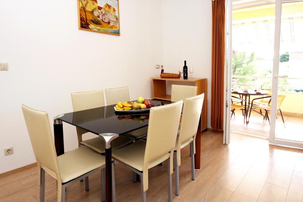 Nápoje v ubytování Apartments by the sea Zaboric, Sibenik - 468