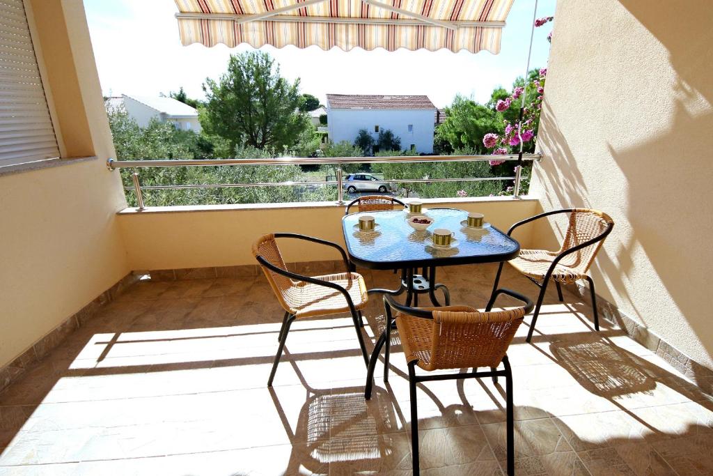 Balkón nebo terasa v ubytování Apartments by the sea Zaboric, Sibenik - 468