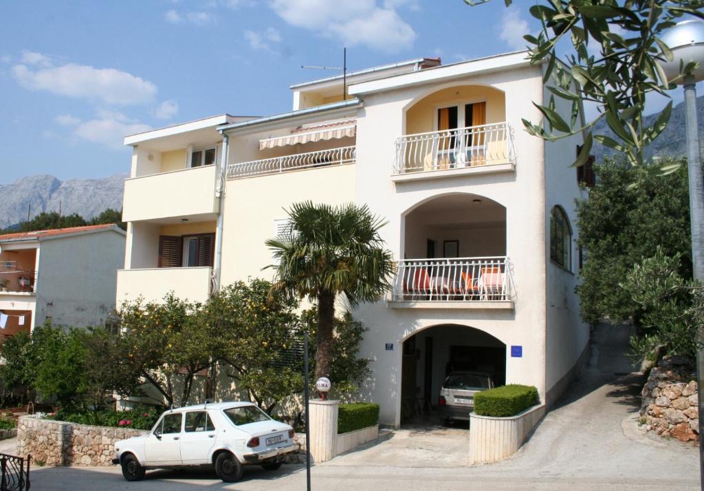 Budova, v ktorej sa apartmán nachádza