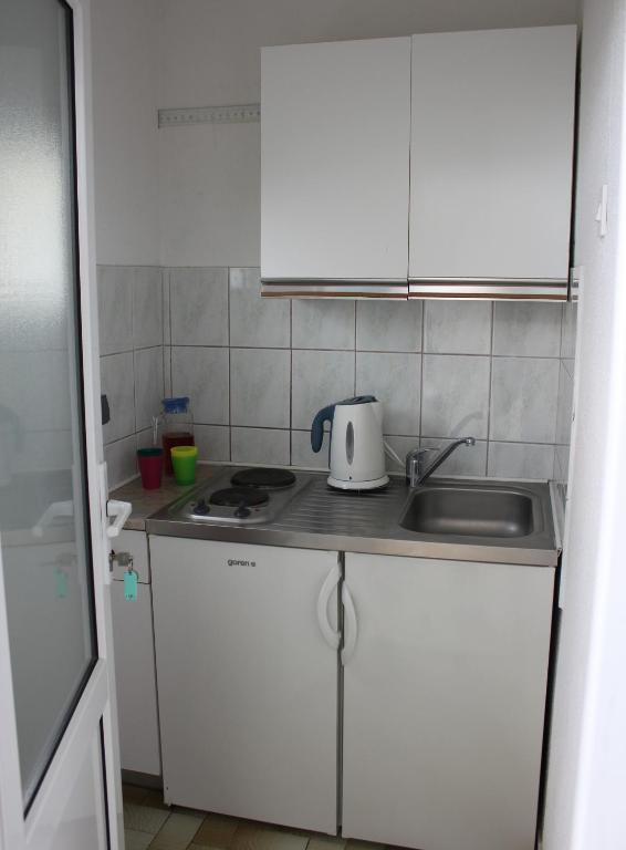 Kuchyň nebo kuchyňský kout v ubytování Apartments by the sea Podaca, Makarska - 515