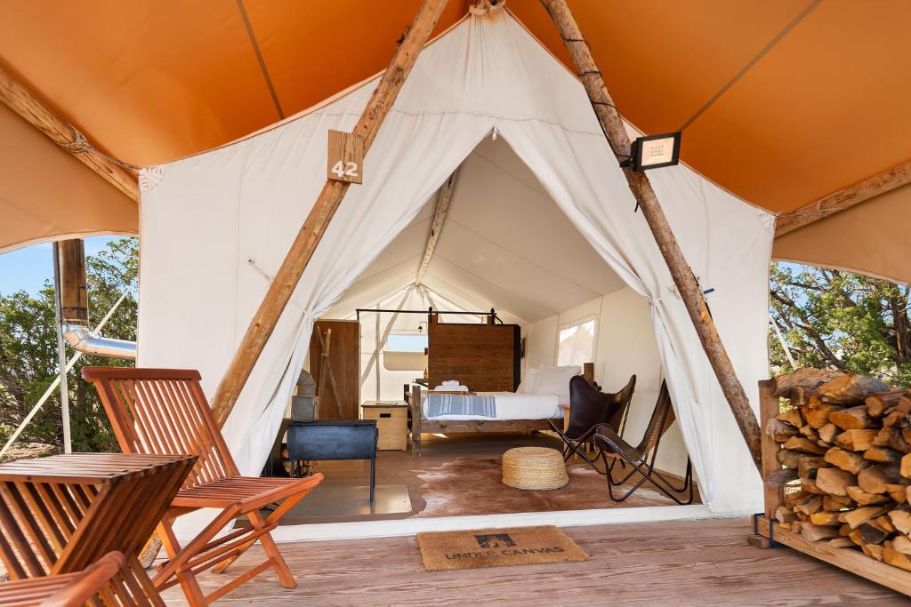 Under Canvas Grand Canyon - Deluxe Tent With Private Bathroom