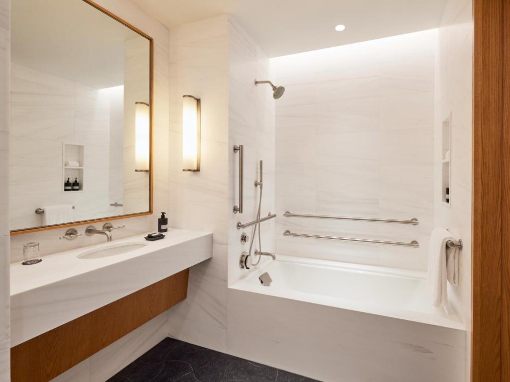 Vannituba majutusasutuses Pendry Manhattan West