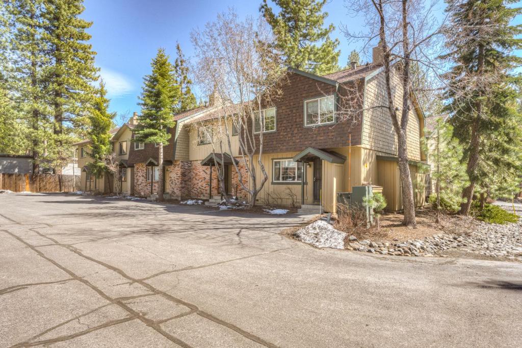 Lake Forest Glen Condos, Tahoe City (updated prices 2024)