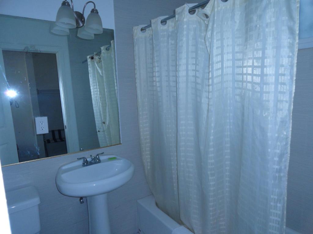Travel Inn - King Suite