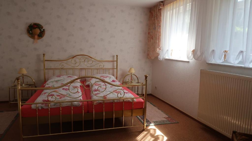 Postel nebo postele na pokoji v ubytování Ferienwohnung Walter - Friedrichroda