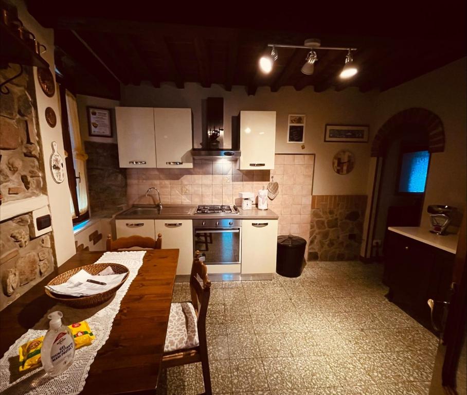 Nhà bếp/bếp nhỏ tại Rustico San Jacopo