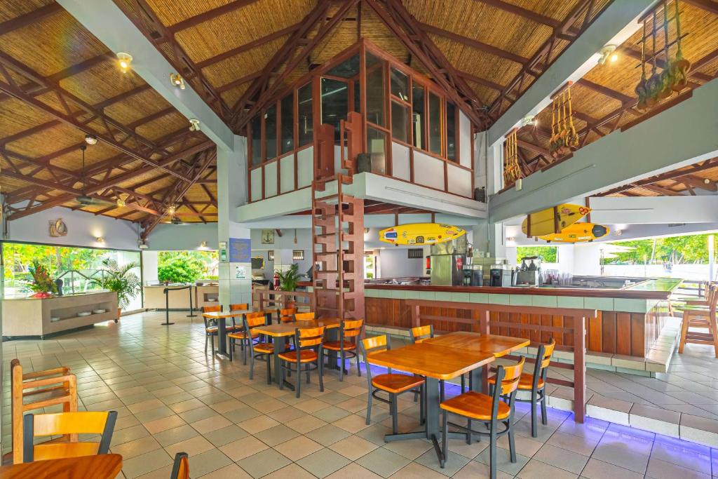 Restaurace v ubytování Best Western Jaco Beach All Inclusive Resort