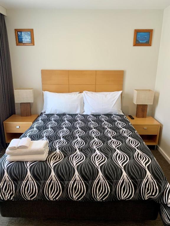 Postel nebo postele na pokoji v ubytování Seahorse Motel Cowes