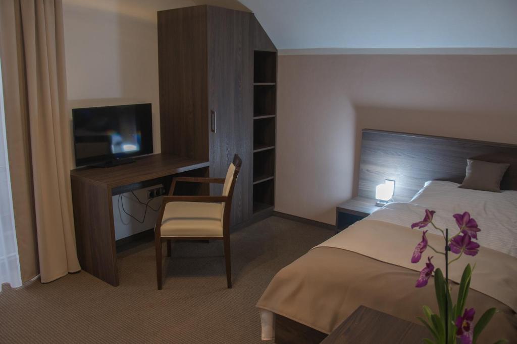 Restaurace a Penzion U Klásků - 2