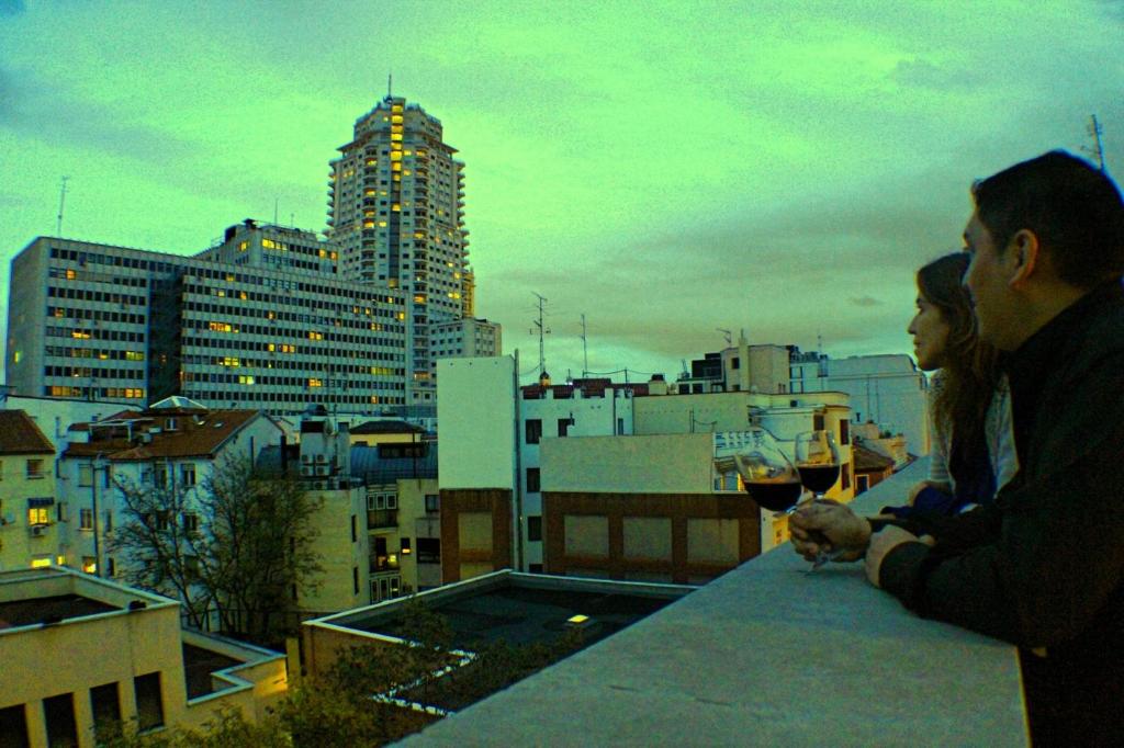 Suites Viena Plaza de España - Resim 17