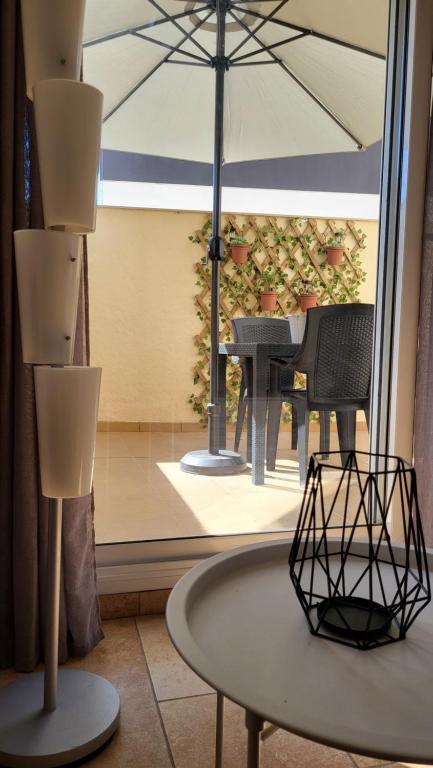 A seating area at Somnis del Delta