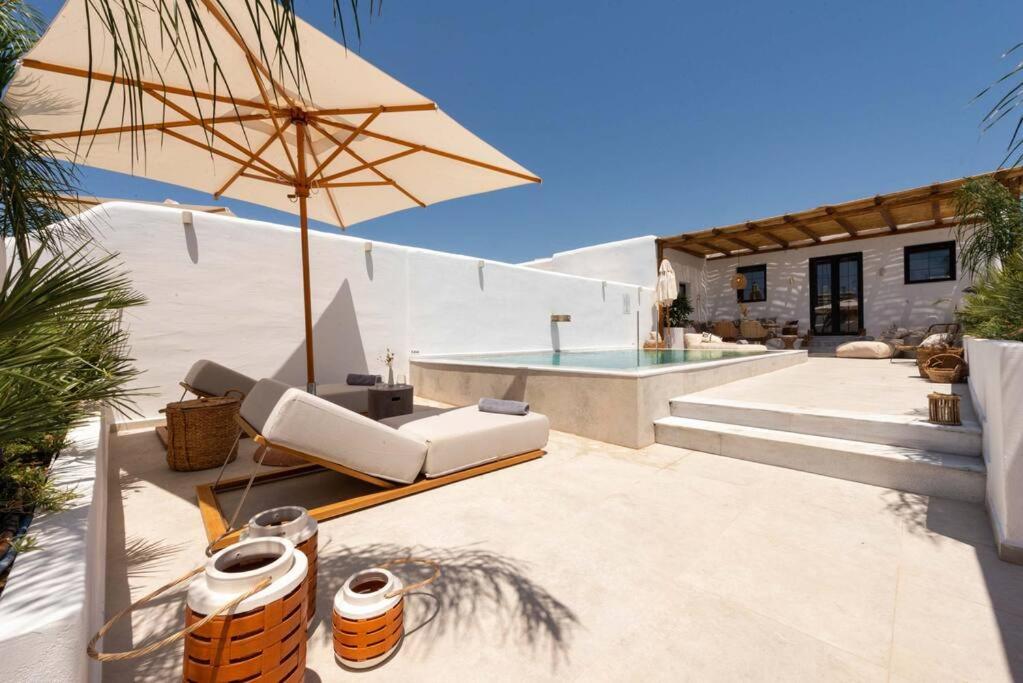 Posezení v ubytování CasaCarma III, private pool, boho design, central