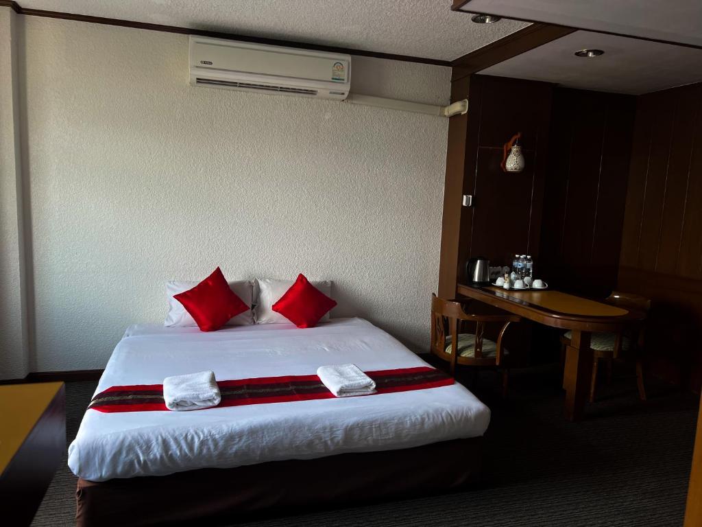 River Grand Hotel - Resim 20