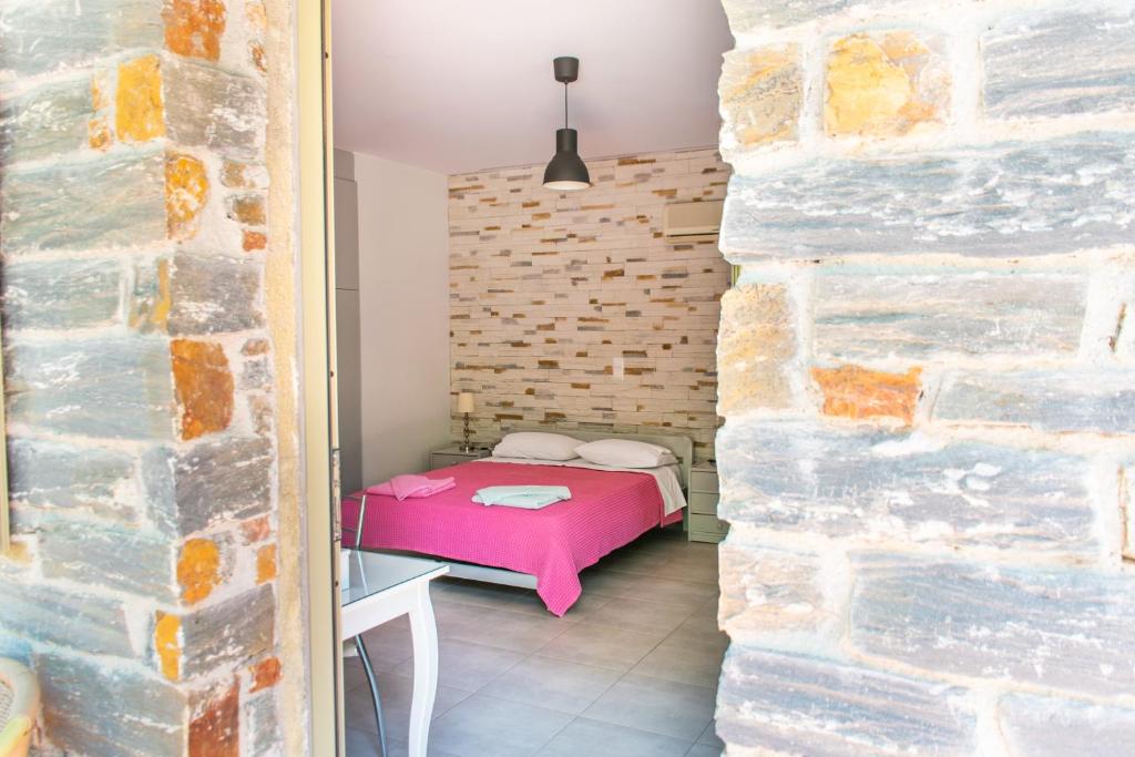 Fotografie z fotogalerie ubytování Holiday Rooms v destinaci Otziás