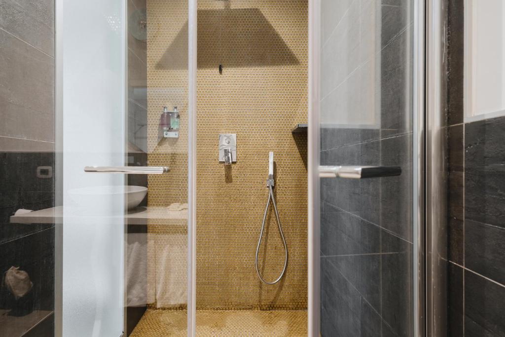 Montenapoleone Suites - Resim 23