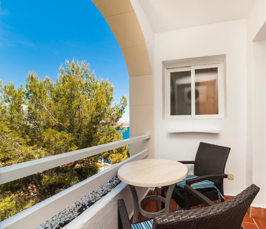 Balkón nebo terasa v ubytování Globales Apartamentos Cala Viñas ONLY ADULTS 16