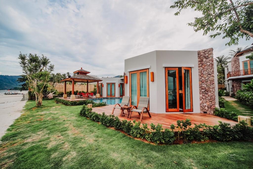 Yotaka Khanom - Villa - Aan Het Strand
