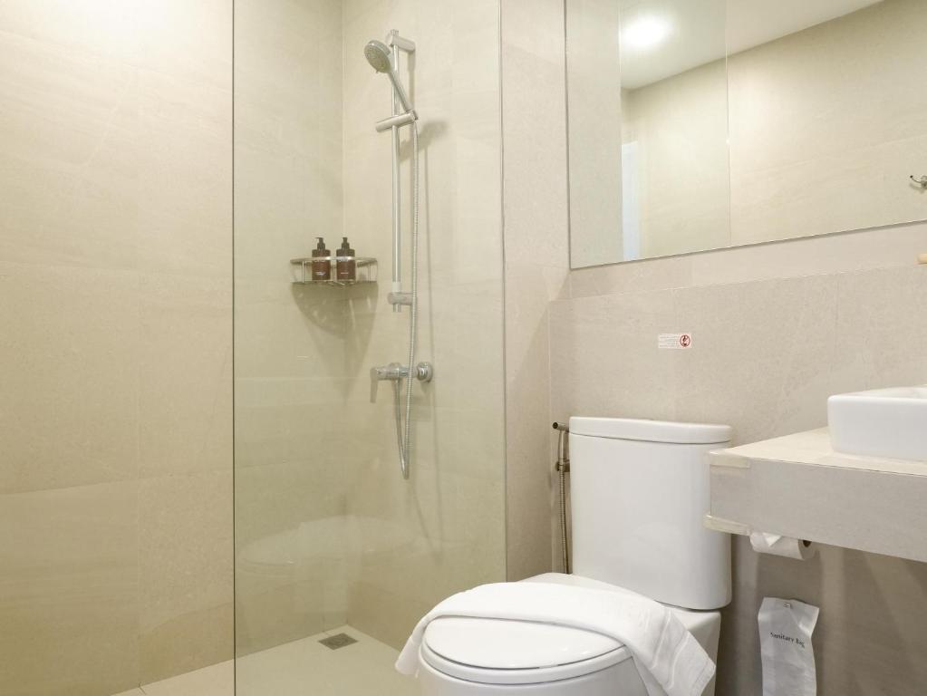 bliQ Hotel Chanthaburiにあるバスルーム