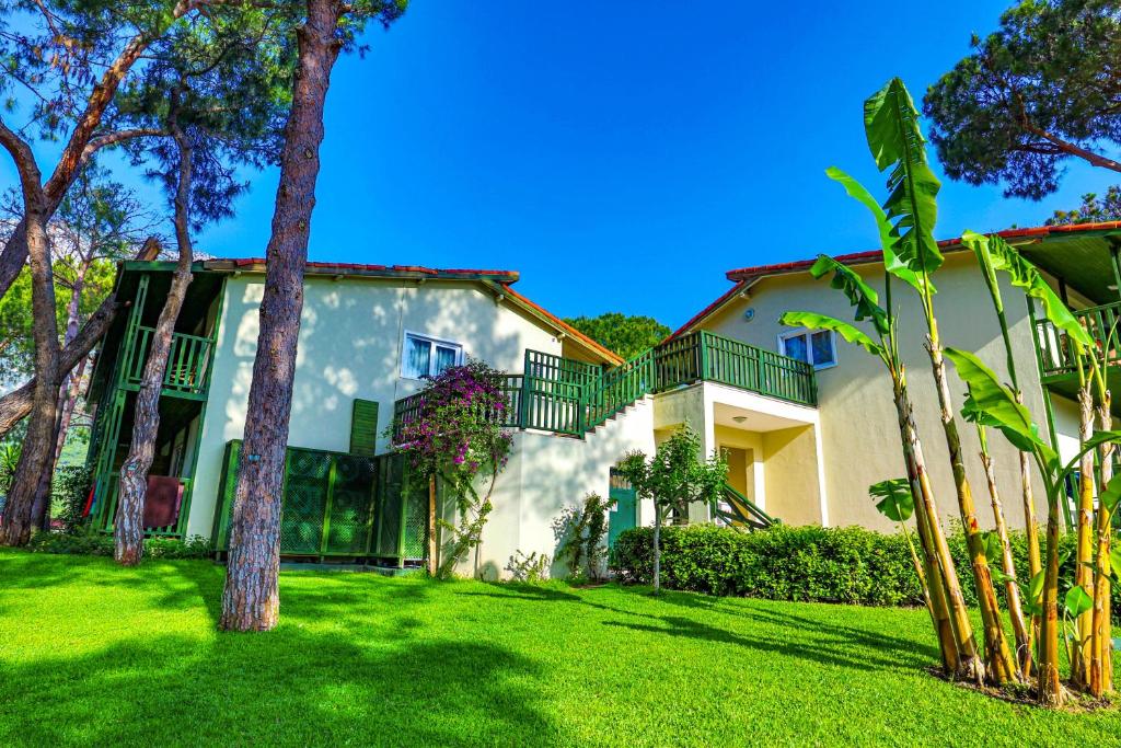 Zahrada ubytování Crystal Flora Beach Resort - Ultimate All Inclusive