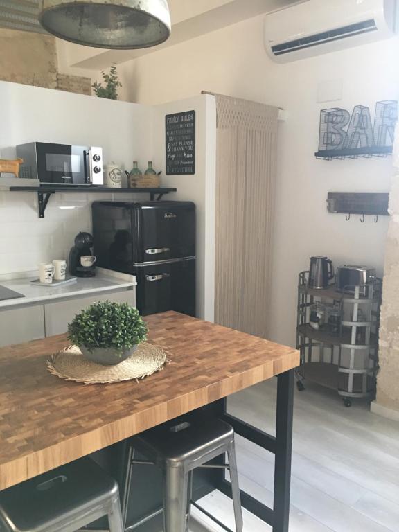 Kuchnia lub aneks kuchenny w obiekcie Loft Xerez Centro