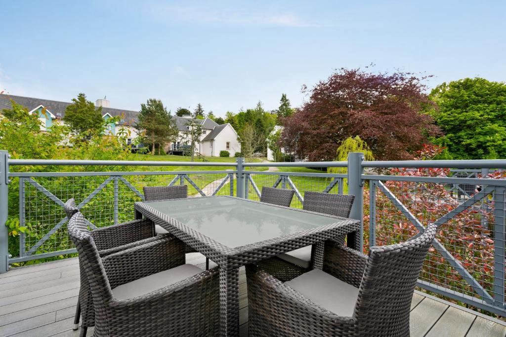 Wyndham Duchally Country Estate - 3 Bedroom Lodge With Balcony